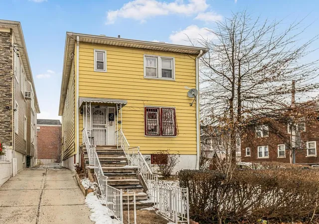 Photo 2 of Sale Pending at 2015 Nereid Ave, Bronx, NY 10466 | MLS# H6286080 | Listing updated on 2024-12-04