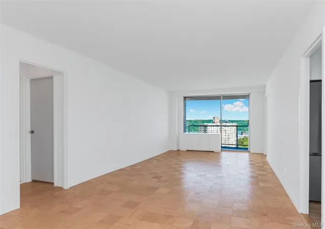 Photo 3 of Condo for sale at 3333 Henry Hudson Pkwy #21R, New York, NY 10463 | MLS# H6288199 | Listing updated on 2026-10-01