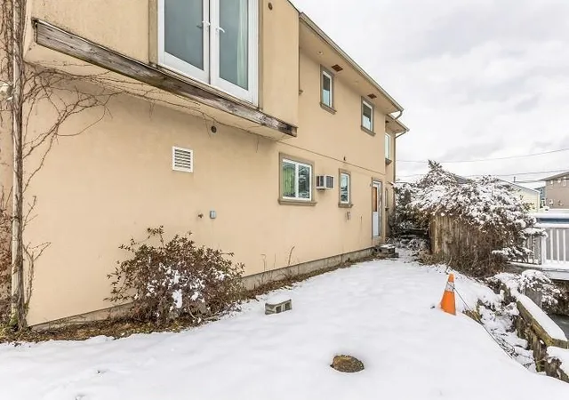 Duplex at 2675 Bellmore Ave, Bellmore, NY 11710 | MLS# H6290768 | | Sold on 2024-09-26