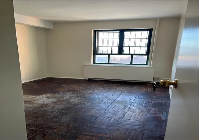 4th image of 1491 W Ave, New York, NY 10462