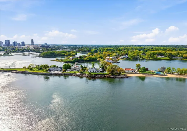 1st image of 104 Premium Point Rd, New Rochelle, NY 10801 | MLS# H6292361