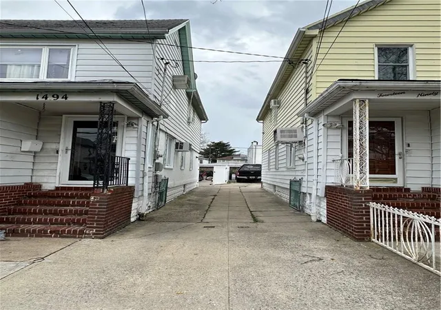 Photo 3 of Sale Pending at 1494 E 58th St, Brooklyn, NY 11234 | MLS# H6293528 | Listing updated on 2026-09-15