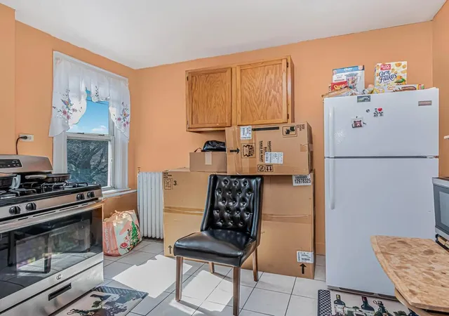Photo 3 of Sale Pending at 3270 Hull Ave, Bronx, NY 10467 | MLS# H6297989 | Listing updated on 2024-12-04