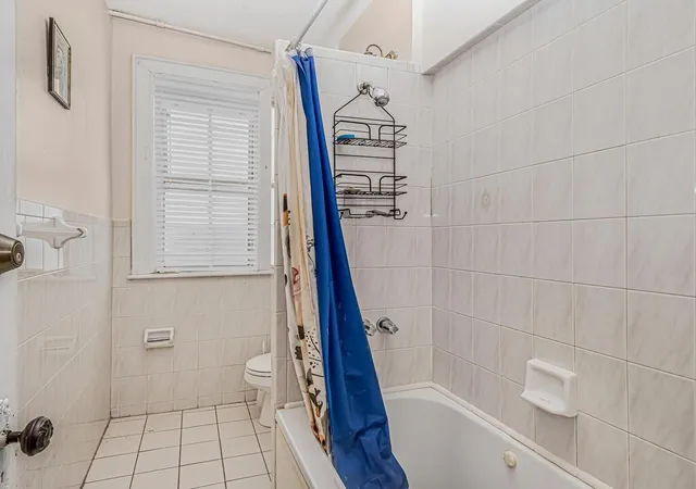 Photo 4 of Sale Pending at 3270 Hull Ave, Bronx, NY 10467 | MLS# H6297989 | Listing updated on 2024-12-04