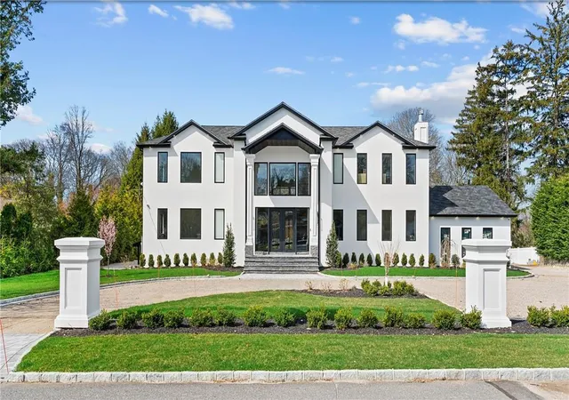 1st image of 18 Orchard Dr, Woodbury, NY 11797 | MLS# H6300113