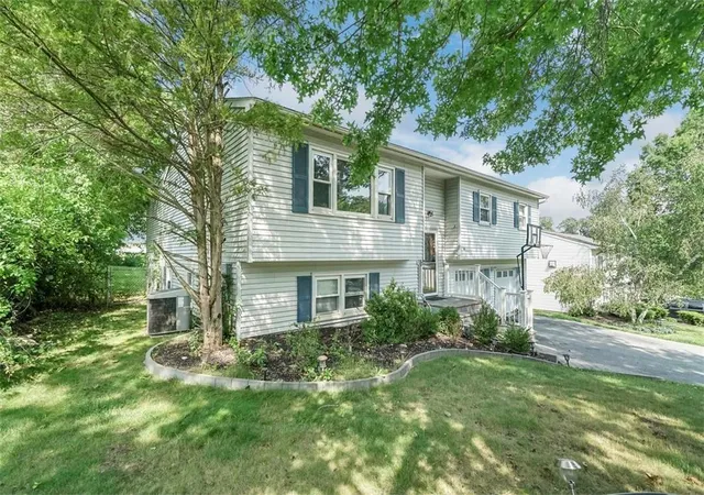 Photo 3 of Sale Pending at 14 Half Hollow Turn, Monroe, NY 10950 | MLS# H6300288 | Listing updated on 2024-11-15