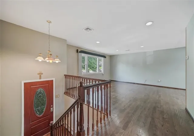 Photo 4 of Sale Pending at 14 Half Hollow Turn, Monroe, NY 10950 | MLS# H6300288 | Listing updated on 2024-11-15