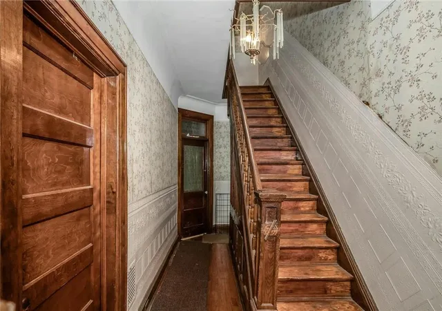 Photo 3 of Sale Pending at 1493 Putnam Ave, Brooklyn, NY 11237 | MLS# H6300833 | Listing updated on 2024-12-04
