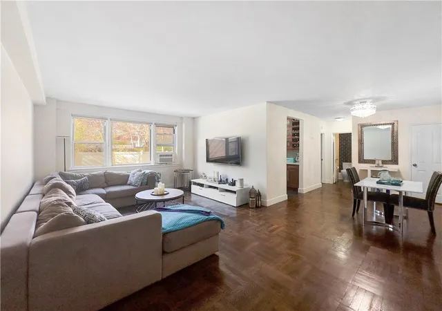 3rd image of 3725 Henry Hudson Pkwy #2FG, Bronx, NY 10463 | MLS# H6305417