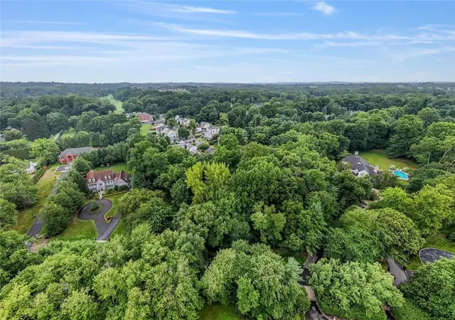 Photo 3 of Sale Pending at 29 Beverly Rd, Purchase, NY 10577 | MLS# H6307583 | Listing updated on 2025-08-06