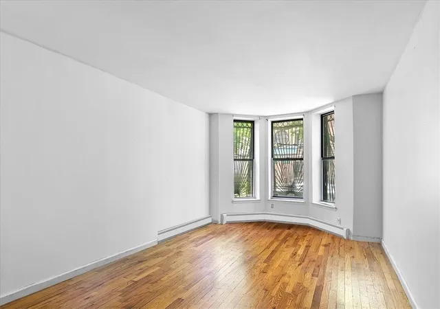 Photo 3 of Sale Pending at 1012 Faile St #1012A, Bronx, NY 10459 | MLS# H6308234 | Listing updated on 2025-05-01