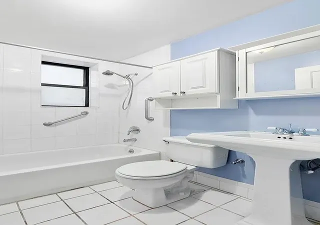 Photo 4 of Sale Pending at 4 W 109 St #4F, New York, NY 10025 | MLS# H6308742 | Listing updated on 2024-12-03