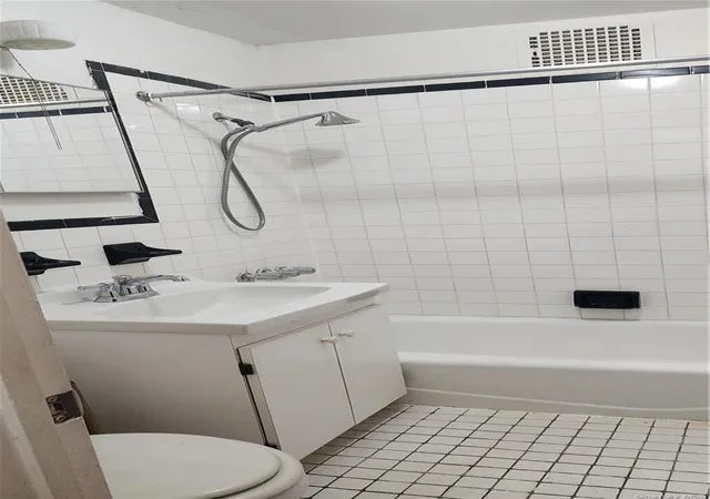 5th image of 767 Eastern Pkwy E, New York, NY 11213