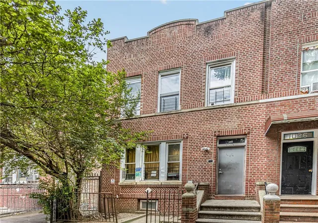 Photo 1 of Sale Pending at 1030 Longfellow Ave, Bronx, NY 10459 | MLS# H6312334 | Listing updated on 2024-12-04