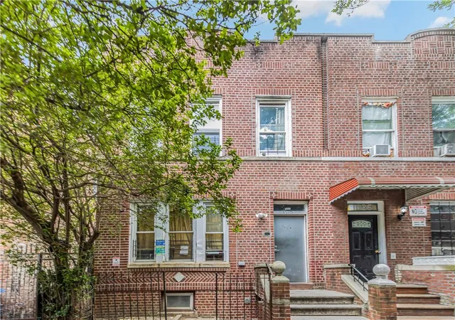 Photo 2 of Sale Pending at 1030 Longfellow Ave, Bronx, NY 10459 | MLS# H6312334 | Listing updated on 2024-12-04