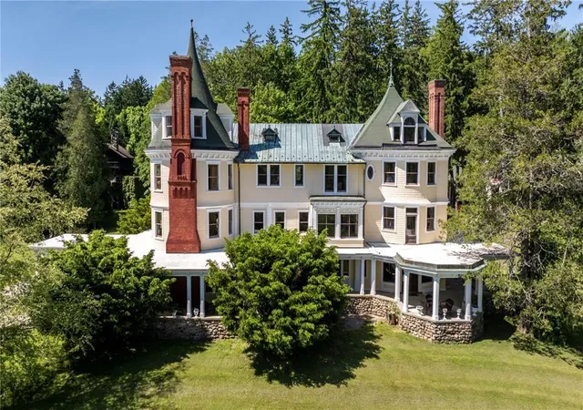 2nd image of 45 Hitchcock Ln, Millbrook, NY 12545 | MLS# H6314256