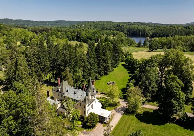 3rd image of 45 Hitchcock Ln, Millbrook, NY 12545 | MLS# H6314256