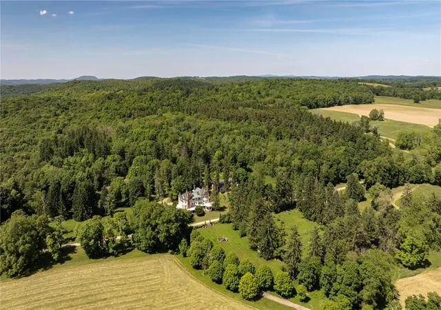 5th image of 45 Hitchcock Ln, Millbrook, NY 12545 | MLS# H6314256