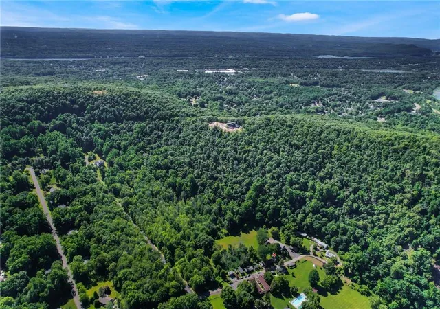 4th image of 1 Badi Dr, Nyack, NY 10960 | MLS# H6316756