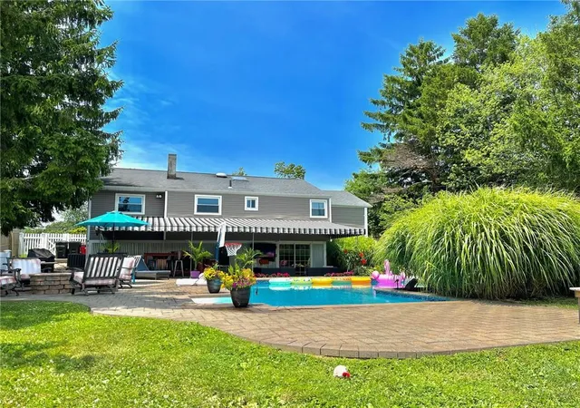 2nd image of 80 Udalia Ct, West Islip, NY 11795 | MLS# H6318887
