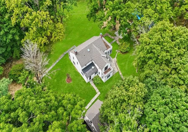 2nd image of 420 Nanny Hagen Rd, Thornwood, NY 10594 | MLS# H6319512