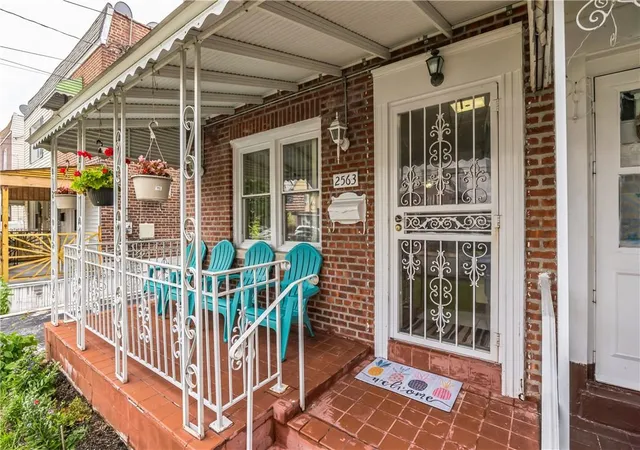 3rd image of 2563 Woodhull Ave, Bronx, NY 10469 | MLS# H6322262