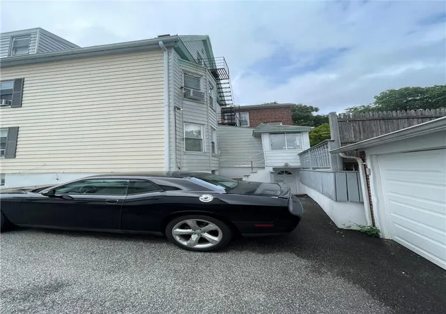 Photo 3 of Sale Pending at 104 Hart Ave, Yonkers, NY 10704 | MLS# H6328005 | Listing updated on 2025-02-12
