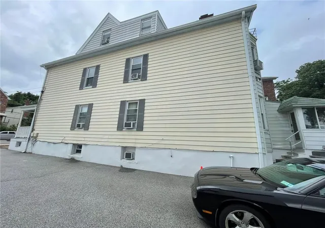 Photo 3 of Sale Pending at 104 Hart Ave, Yonkers, NY 10704 | MLS# H6328005 | Listing updated on 2025-02-12