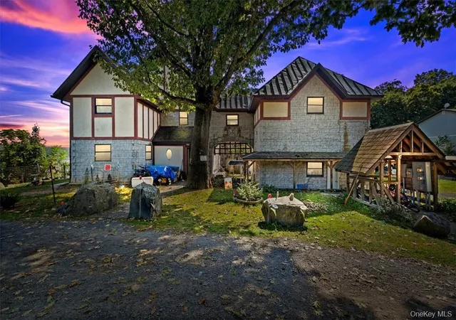 2nd image of 422-424 York St, Saugerties, NY 12453 | MLS# H6328288