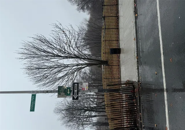 Photo 4 of Sale Pending at 1780 Marmion Ave, Bronx, NY 10460 | MLS# H6328884 | Listing updated on 2025-02-04