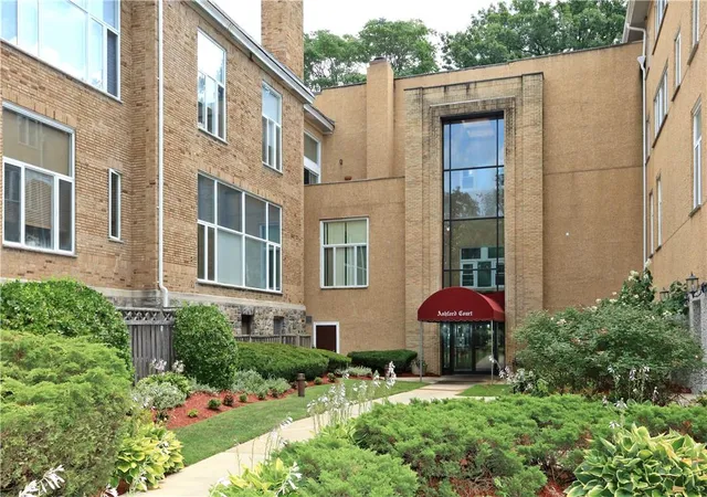 Condominium at 520 Ashford Ave #28, Ardsley, NY 10502 | MLS# H6329940 | | Sold on 2024-12-16