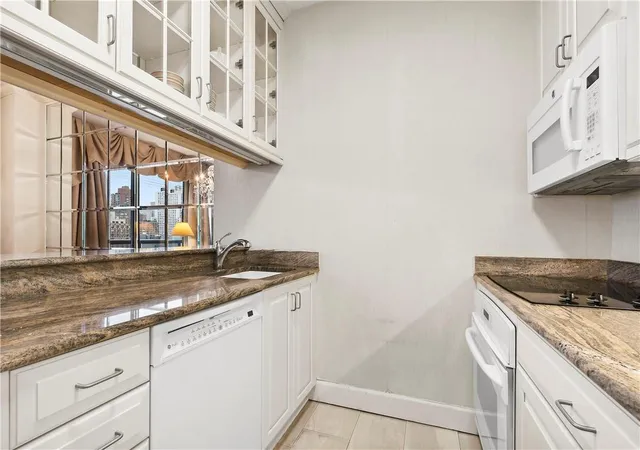 Photo 2 of Sale Pending at 418 E 59Th St #11A, New York, NY 10022 | MLS# H6332119 | Listing updated on 2025-10-01