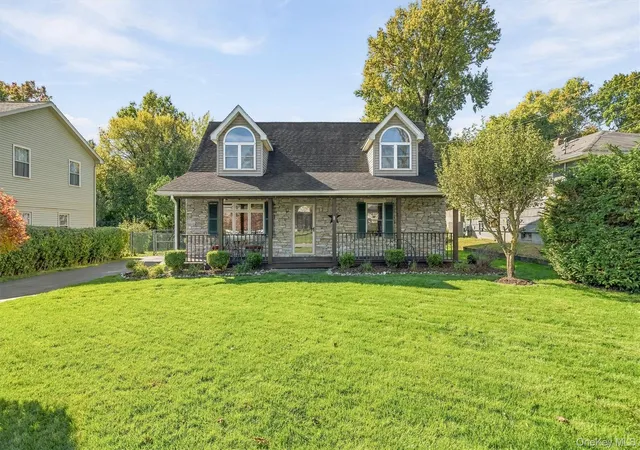 Single family home for sale at 9 Broad St, New Windsor, NY 12553 | MLS# H6332892
