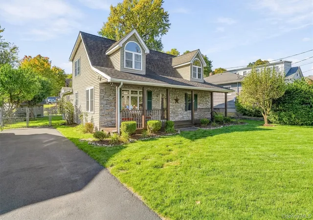 Photo 1 of Single family home for sale at 9 Broad St, New Windsor, NY 12553 | MLS# H6332892 | Listing updated on 2026-10-28