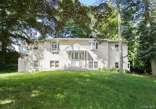 3rd image of 1 Charlotte Dr, Spring Valley, NY 10977 | MLS# H6336195