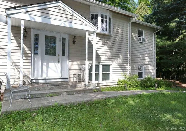 4th image of 1 Charlotte Dr, Spring Valley, NY 10977 | MLS# H6336195