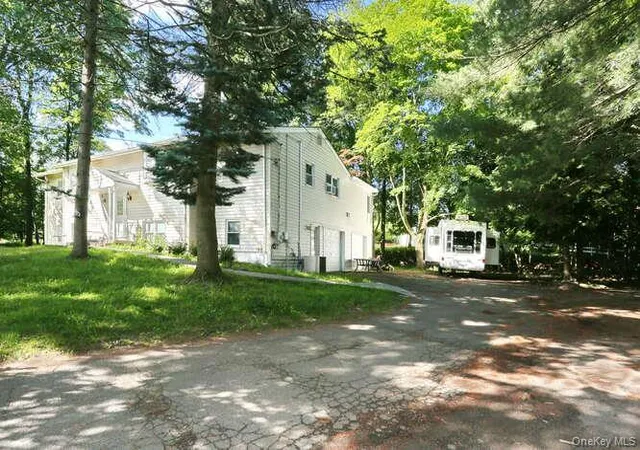 5th image of 1 Charlotte Dr, Spring Valley, NY 10977 | MLS# H6336195