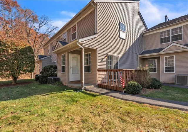 Photo 1 of Condominium at 1006 Cypress Ct, Highland Mills, NY 10930 | MLS# H6334284 | | Sold on 2025-02-03