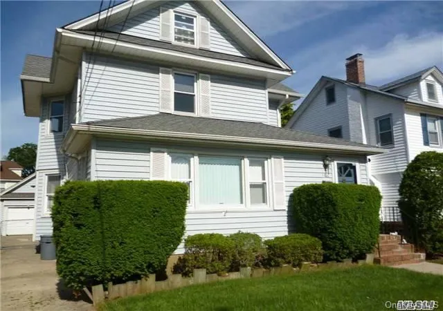 Single Family Residence at 100 Spruce St, West Hempstead, NY 11552 | MLS# L2860905 |  | Sold on 2016-08-26
