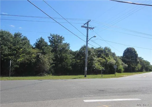 1st image of 83 Montauk Hwy, Westhampton, NY 11977 | MLS# L2888268