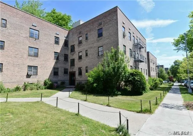 Stock Cooperative at 144-33 79Th Ave #3L, Flushing, NY 11367 | MLS# L3031496 | | Sold on 2019-04-08
