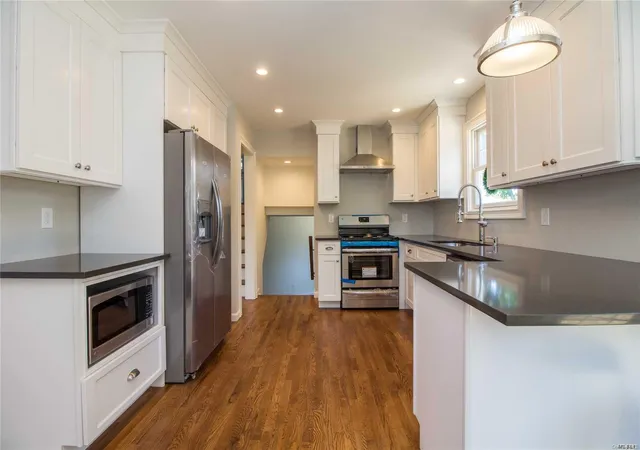1st image of 857 Milligan Ln, West Islip, NY 11795 | MLS# L3045916