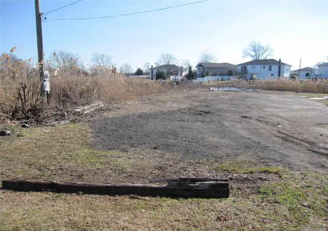 Photo 3 of Land for sale at Island Pl, Seaford, NY 11783 | MLS# L3107575 | Listing updated on 2026-09-15
