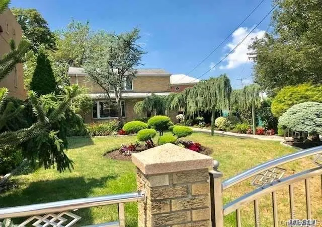 Single Family Residence at (Undisclosed), Whitestone, NY 11357 | MLS# L3154462 | | Sold on 2020-04-01