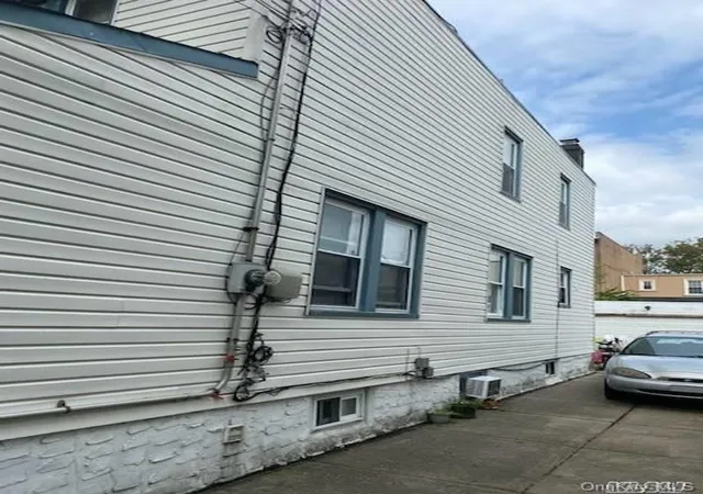 Photo 3 of Single family home for sale at 71 31 66th Rd, Middle Village, NY 11379 | MLS# L3254826 | Listing updated on 2026-03-21