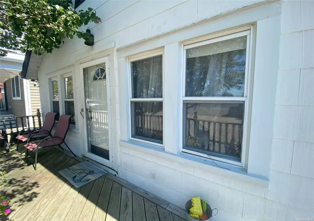 Photo 2 of Single family home for sale at 68 S Parkside Dr, Point Lookout, NY 11569 | MLS# L3350357 | Listing updated on 2025-11-19