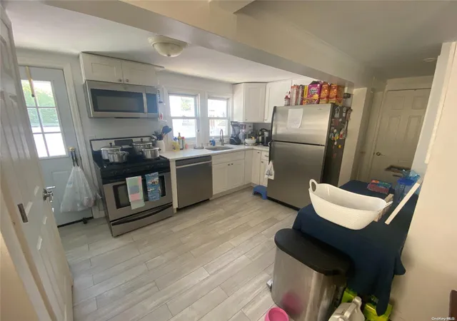 Photo 3 of Single family home for sale at 68 S Parkside Dr, Point Lookout, NY 11569 | MLS# L3350357 | Listing updated on 2025-11-19