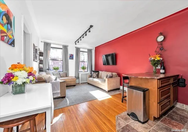 Stock Cooperative at 35-55 29 St #2H, Astoria, NY 11106 | MLS# L3378285 | | Sold on 2022-08-22