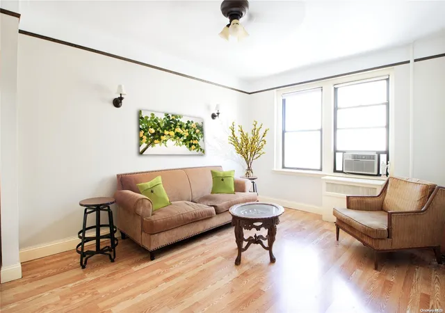 Stock Cooperative at 35-55 29Th St #5C, Astoria, NY 11106 | MLS# L3380671 | | Sold on 2022-09-12