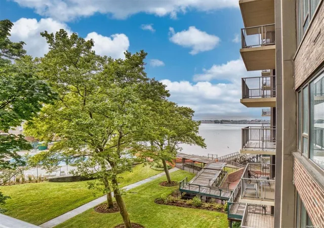17th image of 166 25 Powells Cove Blvd #4D, Whitestone, NY 11357 | MLS# L3418141